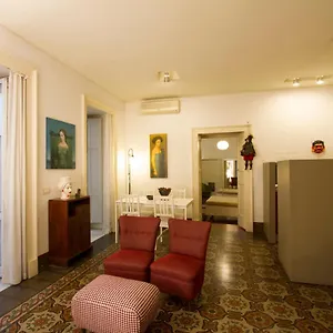 Tre Vie Con Terrazzo Giardino Pensile Appartamento Aeroporto di Catania Fontana Rossa